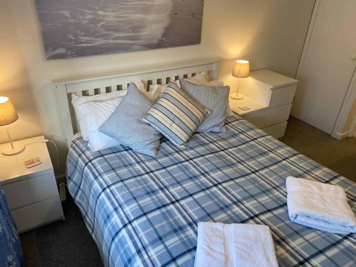 Trafalgar, Lovely Ground Floor Flat With Outside Patio Garden, Minutes Walk To Seafront Seaview Exterior foto