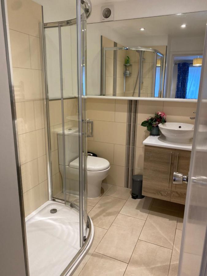 Trafalgar, Lovely Ground Floor Flat With Outside Patio Garden, Minutes Walk To Seafront Seaview Exterior foto
